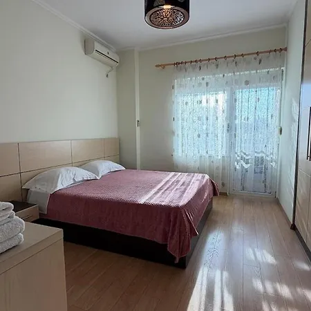 20 Bs New Bazaar Tirana