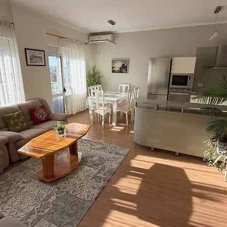 20 Bs New Bazaar Apartment *